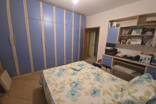 Shtepi ne shitje Apartament ne Durres, 2+1, Mobilimi E mobiluar, Pagesa 120,000  Euro.