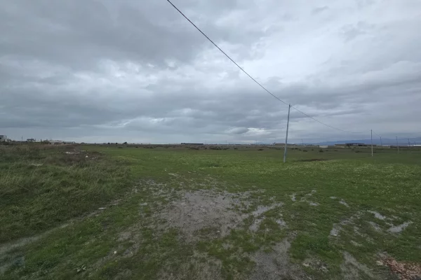 Truall ose Toke ne Durres - 120,000 Euro