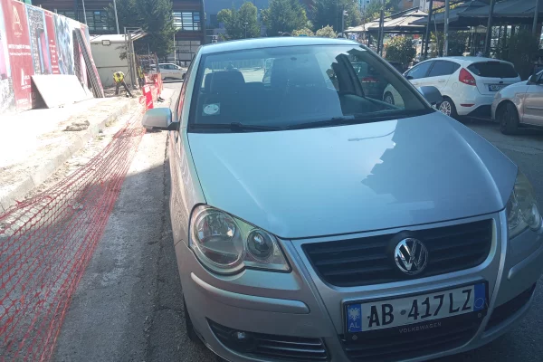 Auto in Vendita a Tirana, Volkswagen, 2005 Benzine,Kambio Manual Pagamento 2,600  Euro.