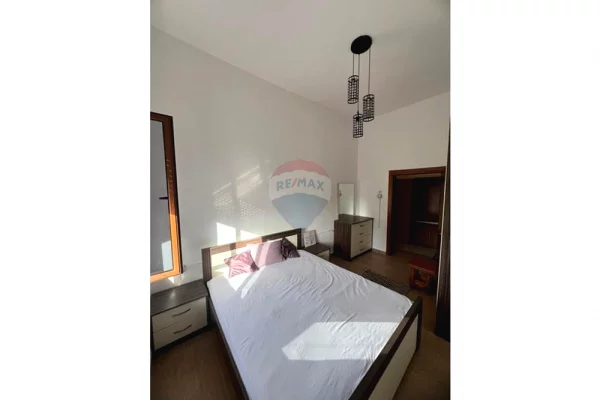 Shtepi me qera Apartament ne Tirane, 2+1, Mobilimi E mobiluar, Pagesa 60,000  Leke.