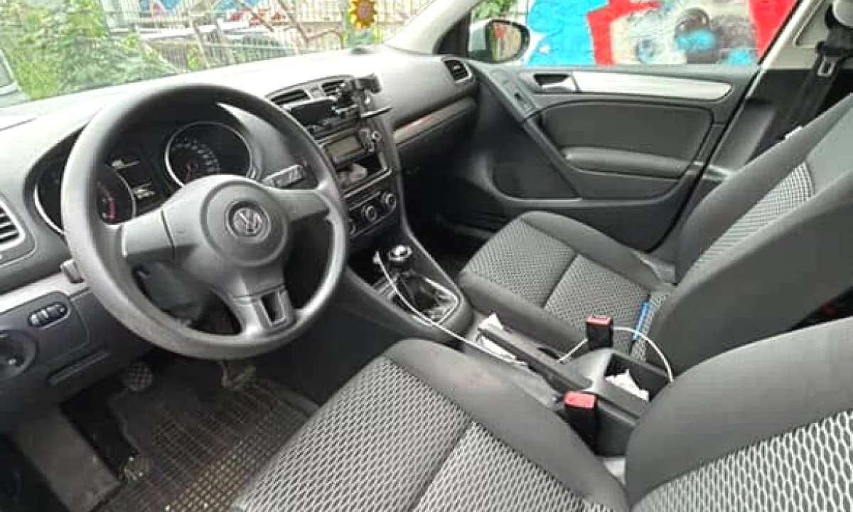Auto in Vendita a Tirana, Volkswagen, 2009 Benzine,Kambio Manual Pagamento 400,000,000  Leke.
