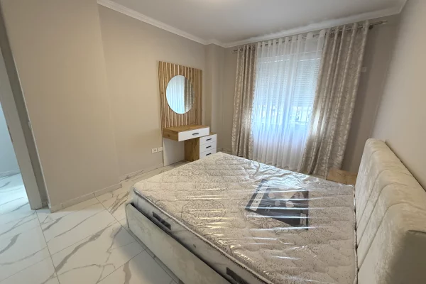 Shtepi me qera Apartament ne Tirane, 1+1, Mobilimi E mobiluar, Pagesa 450  Euro.