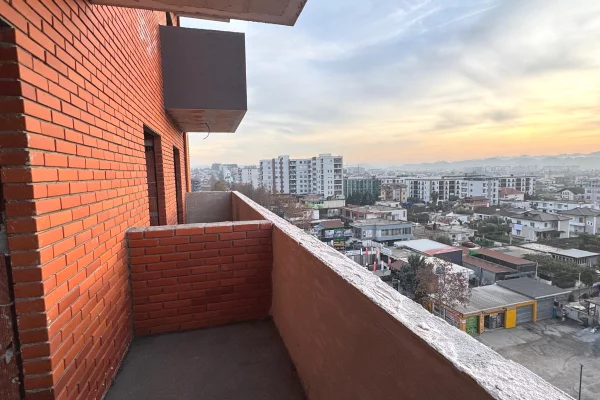 Shitet Apartament 2+1 kamez