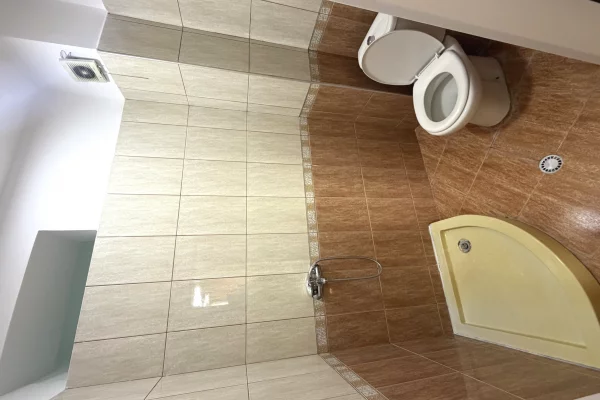 Appartamento in vendita a Tirana 2+1, Arredato