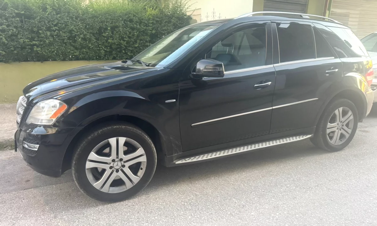 Auto in Vendita a Fier, Mercedes-Benz, 2011 Diesel,Kambio Automatik Pagamento 8,500  Euro.