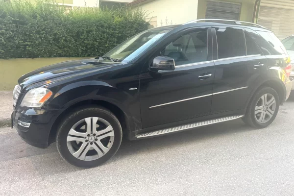 Auto in Vendita a Fier - 8,500 Euro