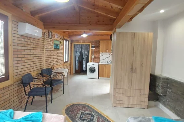 Shtepi me qera Apartament ne Tirane, Garsoniere, Mobilimi E mobiluar, Pagesa 35,000  Leke.