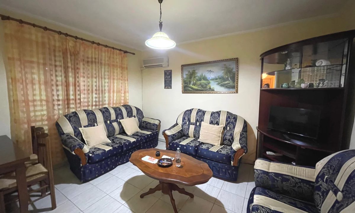 Shtepi me qera Apartament ne Tirane, 1+1, Mobilimi E mobiluar, Pagesa 450  Euro.