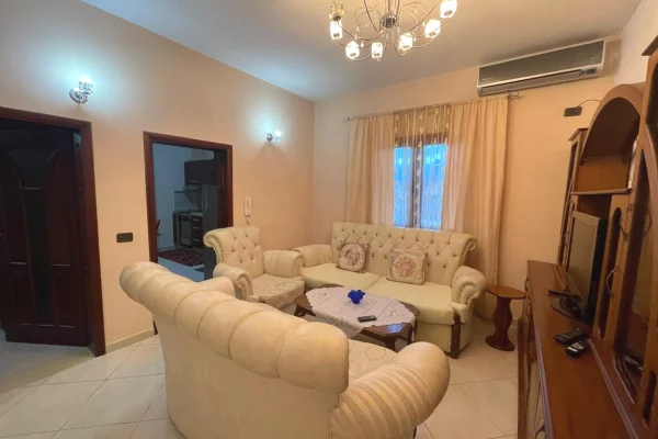 Shtepi me qera Apartament ne Tirane, 2+1, Mobilimi E mobiluar, Pagesa 45,000  Leke.