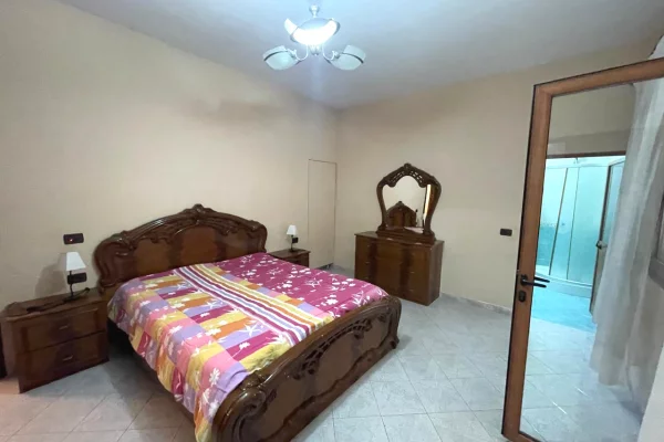 Shtepi me qera Apartament ne Tirane, 2+1, Mobilimi E mobiluar, Pagesa 45,000  Leke.