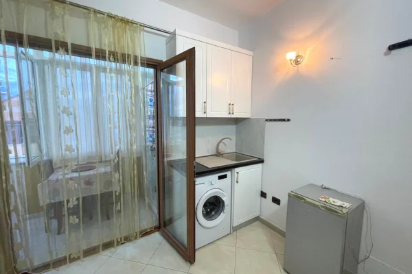 Shtepi me qera Apartament ne Tirane, Garsoniere, Mobilimi E mobiluar, Pagesa 29,000  Leke.