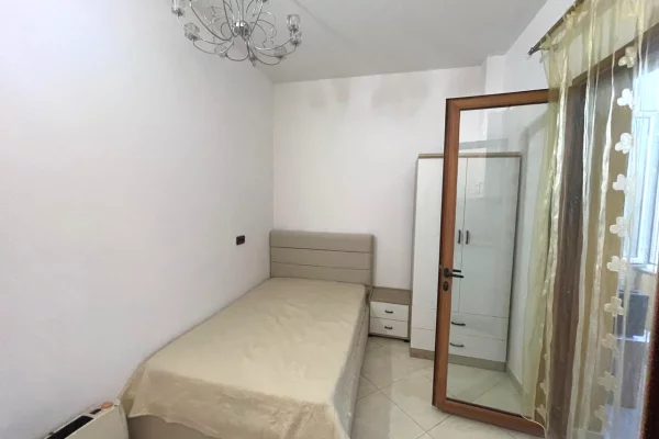 Shtepi me qera Apartament ne Tirane, Garsoniere, Mobilimi E mobiluar, Pagesa 29,000  Leke.