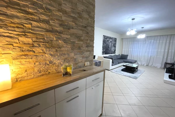 Shtepi me qera Apartament ne Tirane, 1+1, Mobilimi E mobiluar, Pagesa 50,000  Leke.