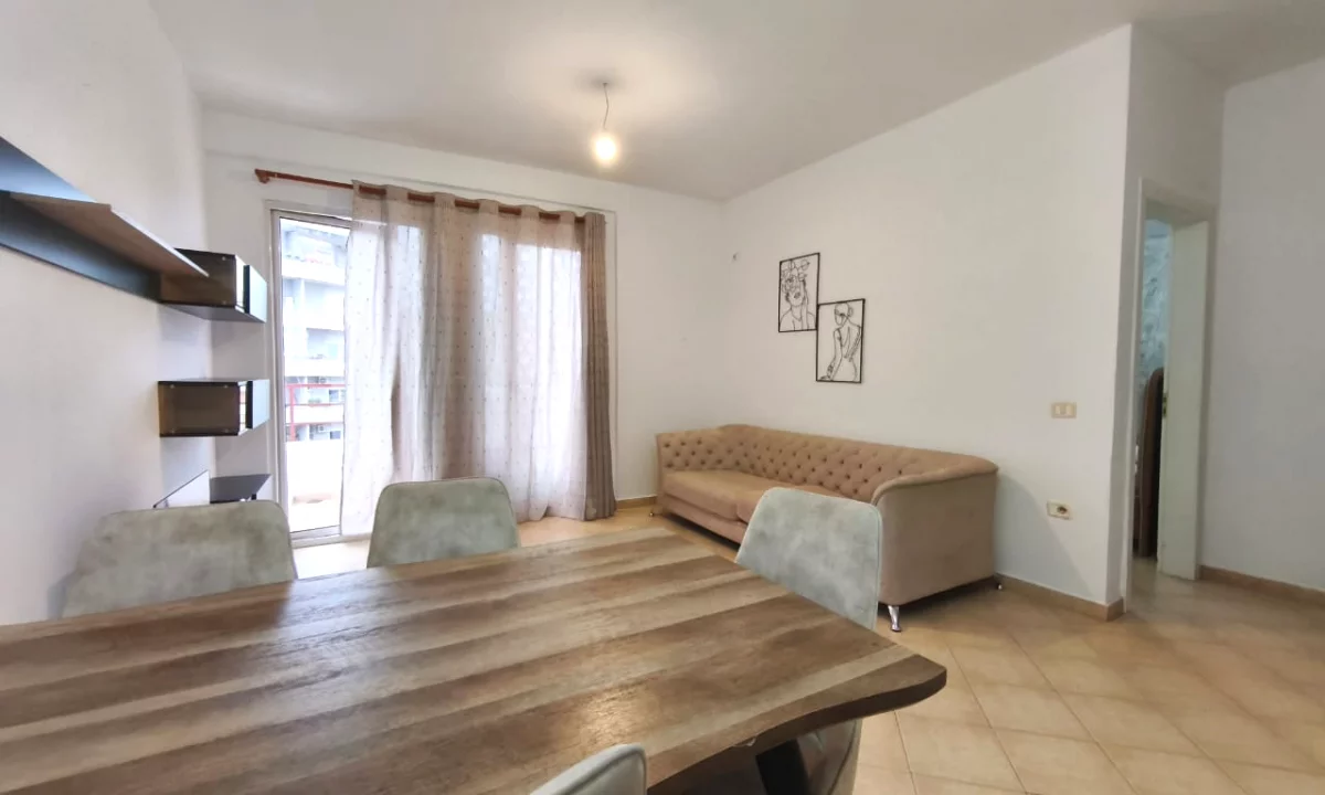 Shtepi me qera Apartament ne Tirane, 1+1, Mobilimi E mobiluar, Pagesa 400  Euro.