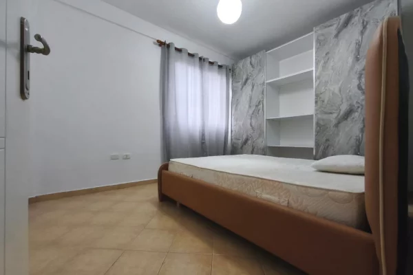 Shtepi me qera Apartament ne Tirane, 1+1, Mobilimi E mobiluar, Pagesa 400  Euro.