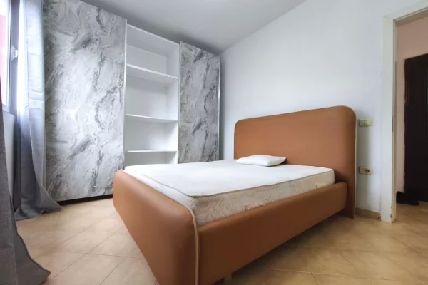 Shtepi me qera Apartament ne Tirane, 1+1, Mobilimi E mobiluar, Pagesa 400  Euro.