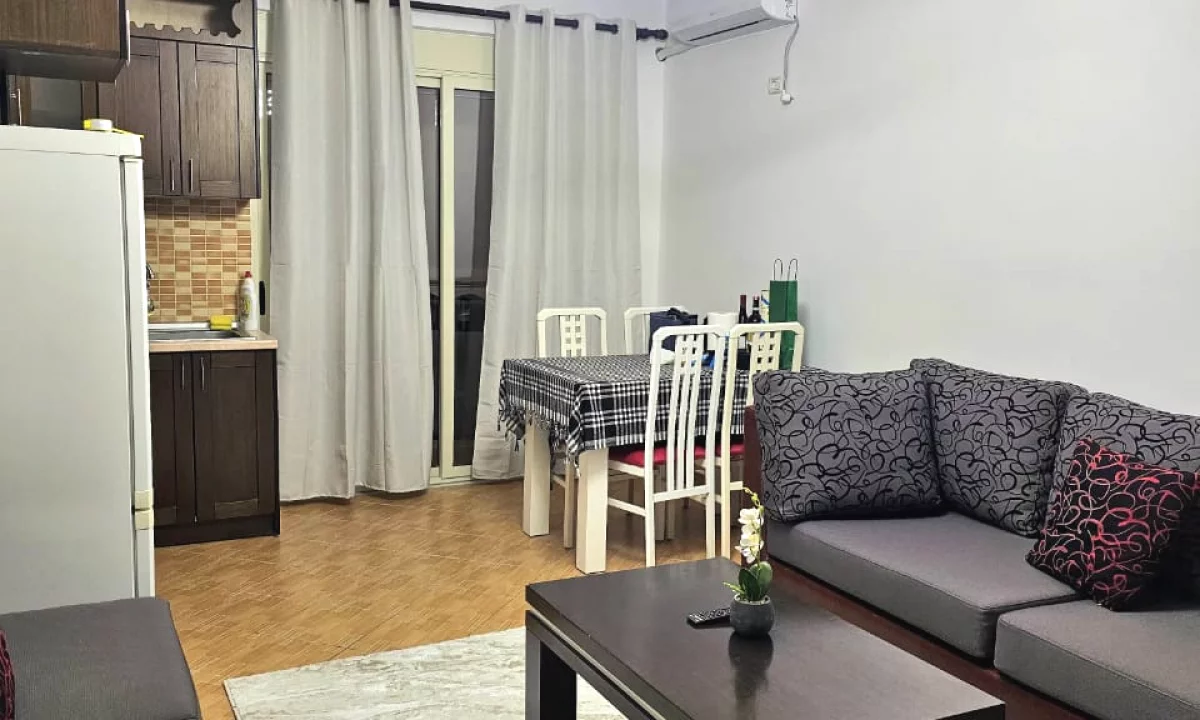 Shtepi me qera Apartament ne Tirane, 2+1, Mobilimi E mobiluar, Pagesa 45,000  Leke.