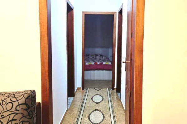 Shtepi me qera Apartament ne Tirane, 2+1, Mobilimi E mobiluar, Pagesa 45,000  Leke.