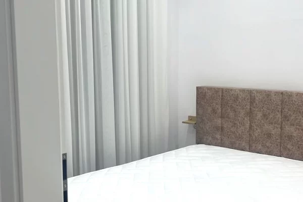 Shtepi me qera Apartament ne Tirane, 1+1, Mobilimi E mobiluar, Pagesa 450  Euro.