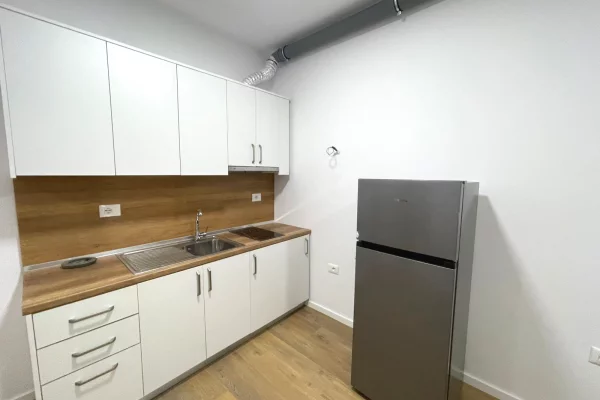 Shtepi me qera Apartament ne Tirane, 1+1, Mobilimi E mobiluar, Pagesa 55,000  Leke.