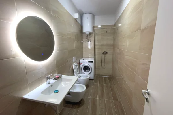 Shtepi me qera Apartament ne Tirane, 1+1, Mobilimi E mobiluar, Pagesa 55,000  Leke.