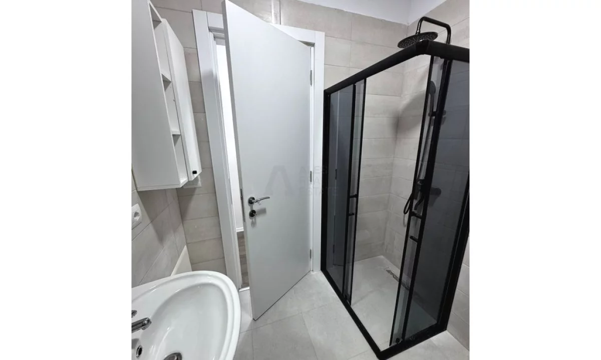 Shtepi me qera Apartament ne Tirane, 2+1, Mobilimi E mobiluar, Pagesa 600  Euro.