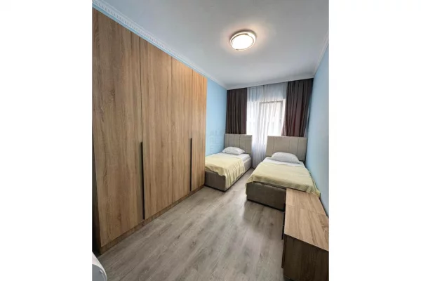 Shtepi me qera Apartament ne Tirane, 3+1, Mobilimi E mobiluar, Pagesa 500  Euro.