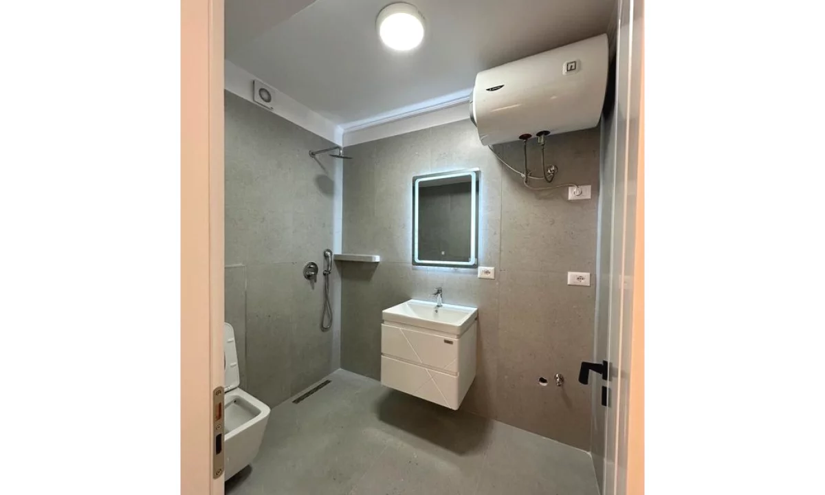 Appartamento in vendita a Tirana 2+1, Vuoto