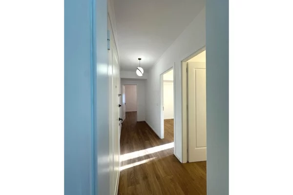 Appartamento in vendita a Tirana 2+1, Vuoto