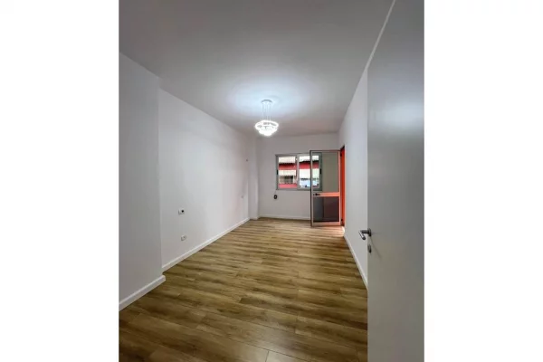 Appartamento in vendita a Tirana 2+1, Vuoto