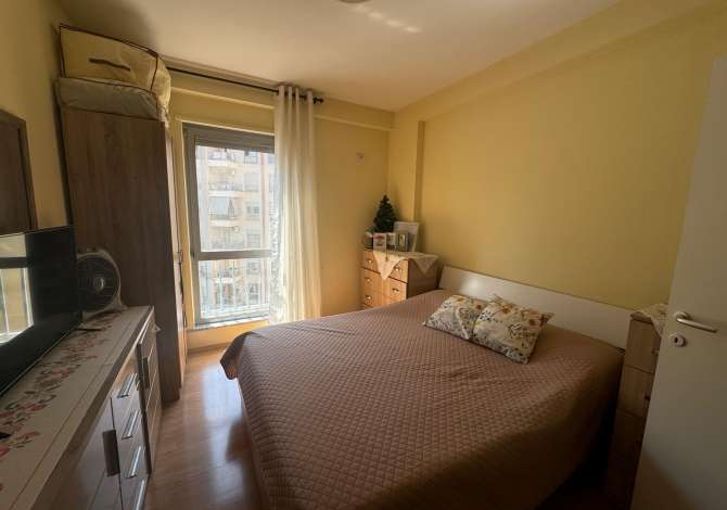 Shtepi ne shitje Apartament ne Tirane, 2+1, Mobilimi E mobiluar, Pagesa 170,000  Euro.