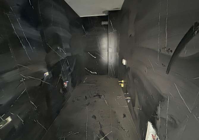 Shtepi ne shitje Apartament ne Tirane, 2+1, Mobilimi Bosh, pa mobiluar, Pagesa 137,500  Euro.