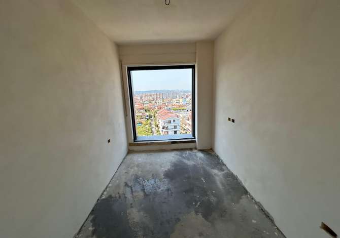 Shtepi ne shitje Apartament ne Tirane, 2+1, Mobilimi Bosh, pa mobiluar, Pagesa 137,500  Euro.