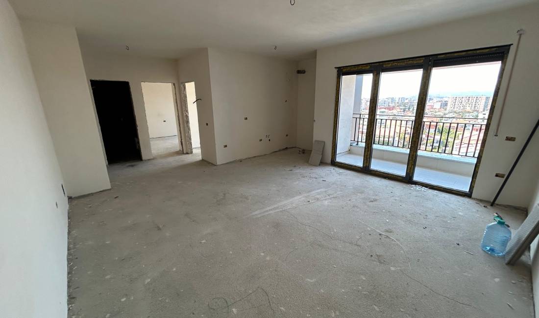 Shtepi ne shitje Apartament ne Tirane, 2+1, Mobilimi Bosh, pa mobiluar, Pagesa 137,500  Euro.