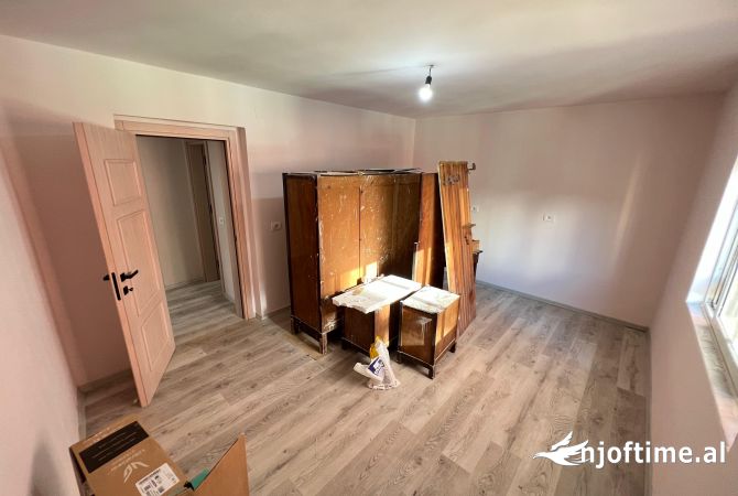 Business Property for Rent 3+1 in Tirana - 400 Euro