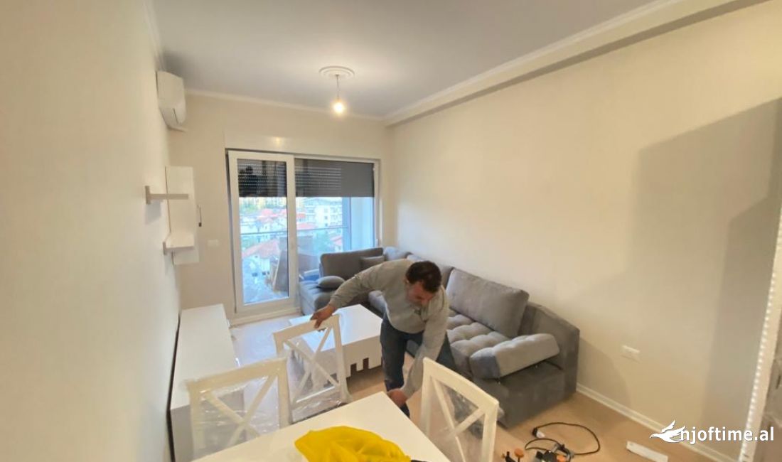 Shtepi ne shitje Apartament ne Tirane, 1+1, Mobilimi E mobiluar, Pagesa 124,000  Euro.