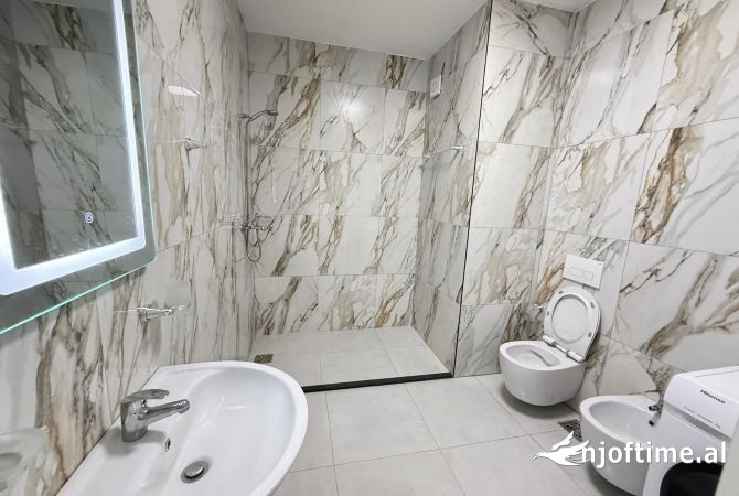 Shtepi me qera Apartament ne Tirane, 2+1, Mobilimi E mobiluar, Pagesa 650  Euro.