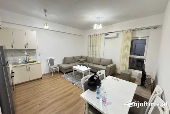 Shtepi me qera Apartament ne Tirane, 1+1, Mobilimi E mobiluar, Pagesa 400  Euro.