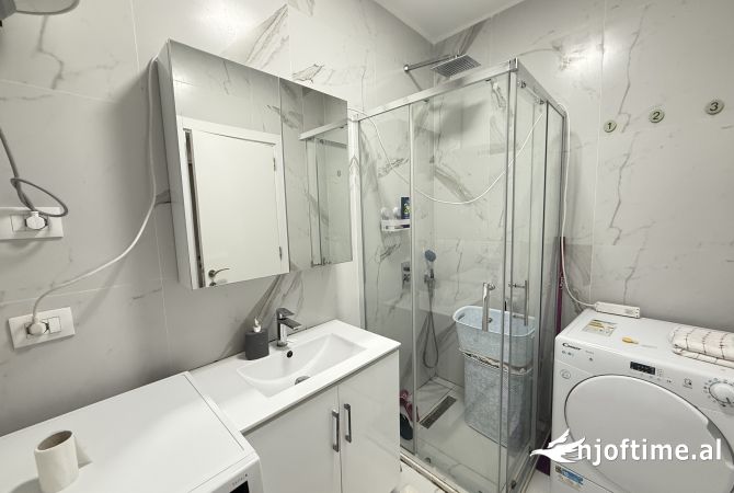 Shtepi ne shitje Apartament ne Tirane, 2+1, Mobilimi E mobiluar, Pagesa 148,000  Euro.