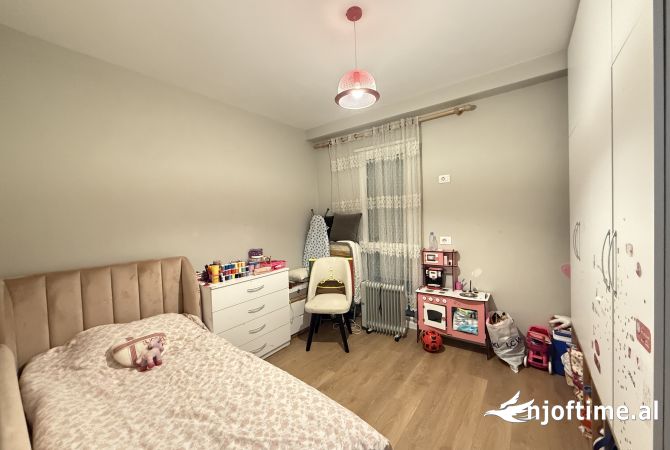 Shtepi ne shitje Apartament ne Tirane, 2+1, Mobilimi E mobiluar, Pagesa 148,000  Euro.