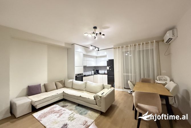 Shtepi ne shitje Apartament ne Tirane, 2+1, Mobilimi E mobiluar, Pagesa 148,000  Euro.