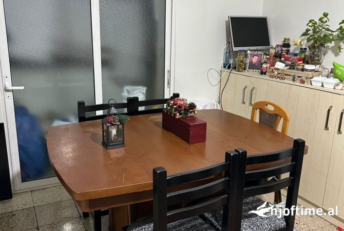 Shtepi me qera Apartament ne Tirane, 2+1, Mobilimi E mobiluar, Pagesa 55,000  Leke.