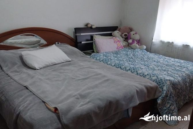 Shtepi me qera Apartament ne Tirane, 2+1, Mobilimi E mobiluar, Pagesa 55,000  Leke.