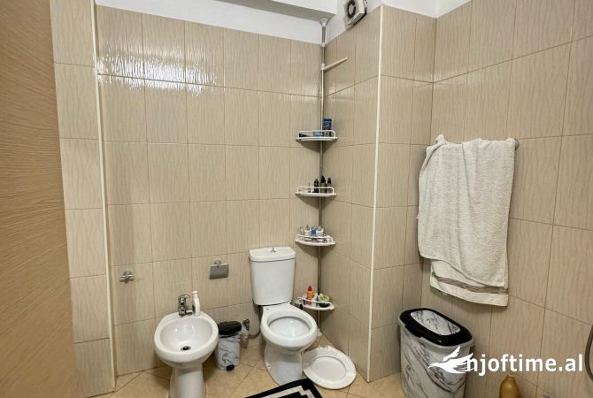 Shtepi me qera Apartament ne Tirane, 1+1, Mobilimi E mobiluar, Pagesa 550  Euro.