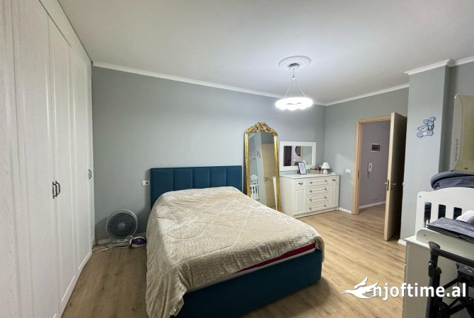 Shtepi me qera Apartament ne Tirane, 1+1, Mobilimi E mobiluar, Pagesa 550  Euro.