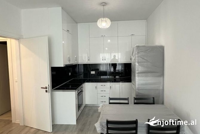 Shtepi me qera Apartament ne Tirane, 1+1, Mobilimi E mobiluar, Pagesa 520  Euro.