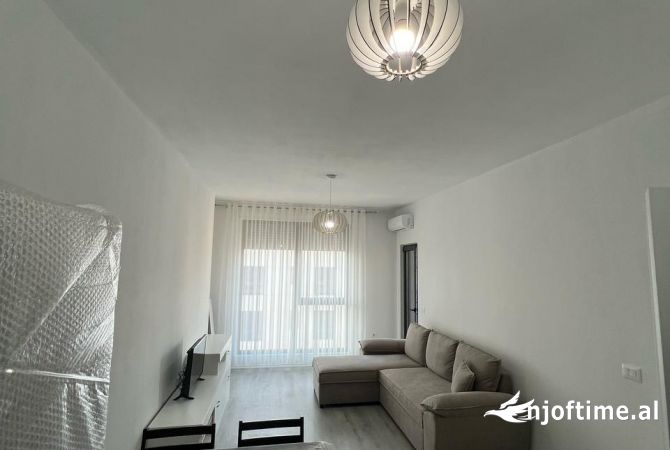 Qera Apartament 1+1 prane UET