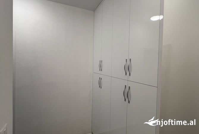 Shtepi me qera Apartament ne Tirane, 1+1, Mobilimi E mobiluar, Pagesa 520  Euro.