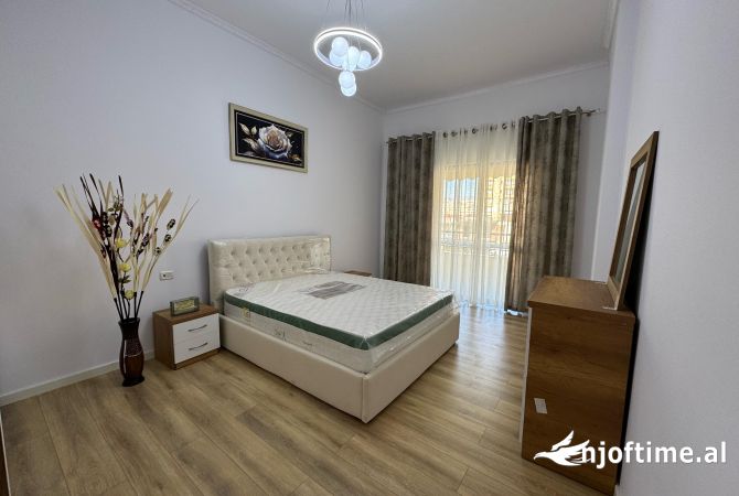 Shtepi ne shitje Apartament ne Tirane, 2+1, Mobilimi E mobiluar, Pagesa 145,000  Euro.