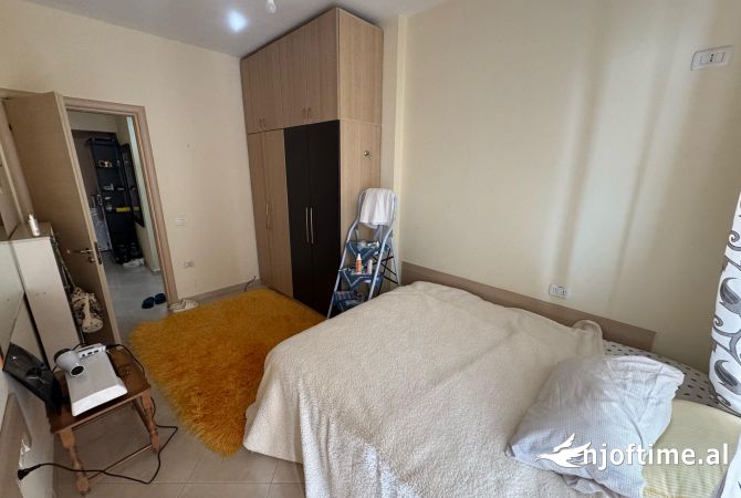 Shtepi ne shitje Apartament ne Tirane, 1+1, Mobilimi E mobiluar, Pagesa 90,000  Euro.